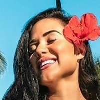 Angie Villa Nue