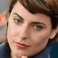 Antje Traue Nue
