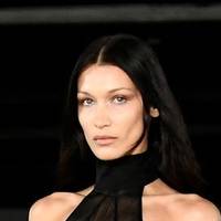 Bella Hadid Nue