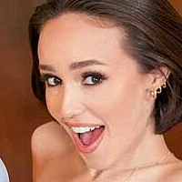 Christinasage1996 / addison.xo Nue