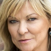 Claire King Nue
