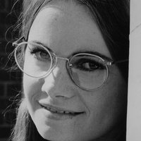 Dianne Hull Nue