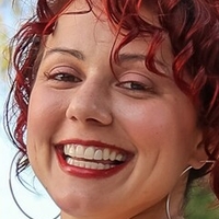 Divine Natalie White Nue