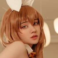Donna Loli Nue