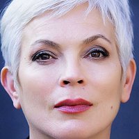 Elizabeth Gracen Nue
