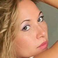 ellesaxton1 Nue