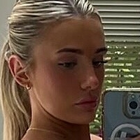 Holly Humphreyss Nue