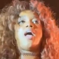 Iza Cantora Nue