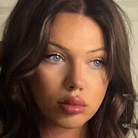 Jade Nyström Nue