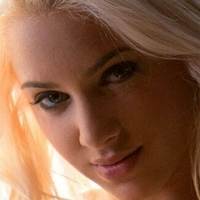 Jolie Blonde X Nue