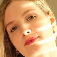 Lily Hart Nue