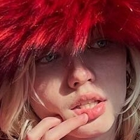 Lola Clark Nue