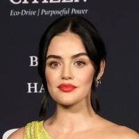 Lucy Hale Nue