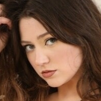 Maddy Moxley Nue