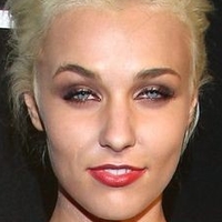 Maty Noyes Nue