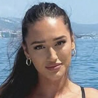 Melisa Bakaj Nue
