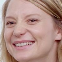 Mia Wasikowska Nue