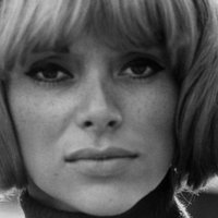 Mireille Darc Nue