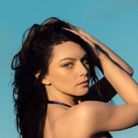 Nadia Volkova Nue