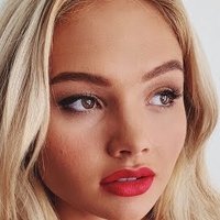 Natalie Alyn Lind Nue