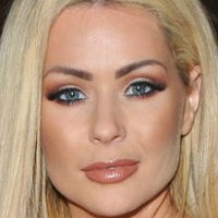 Nicola McLean Nue