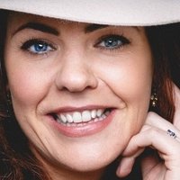 Rachel Tucker Nue