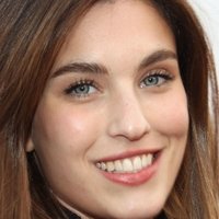 Rainey Qualley Nue