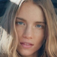 Rebecca Leigh Longendyke Nue