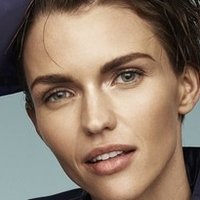 Ruby Rose Nue