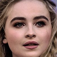Sabrina Carpenter Nue