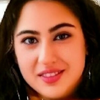 Sara Khan Nue