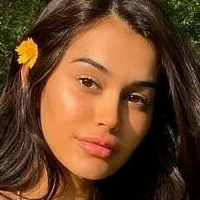 Sara Rose Nue