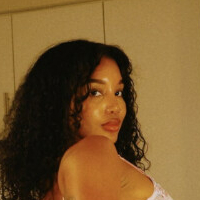 Shara Moss Nue