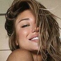 Stefanie Gurzanski Nue