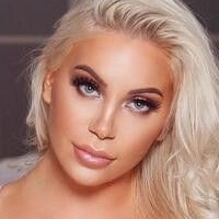 Tara Tabitha Nue