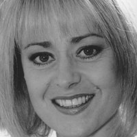 Tracie Bennett Nue