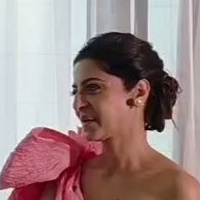 vedhika4u Nue