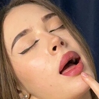 vikkcaa Nue