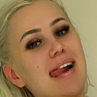 xoleeza Nue