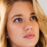 Yael Grobglas Nue